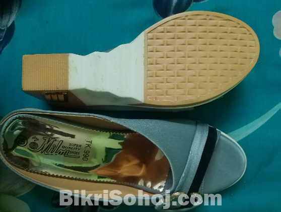 হিল জুতা